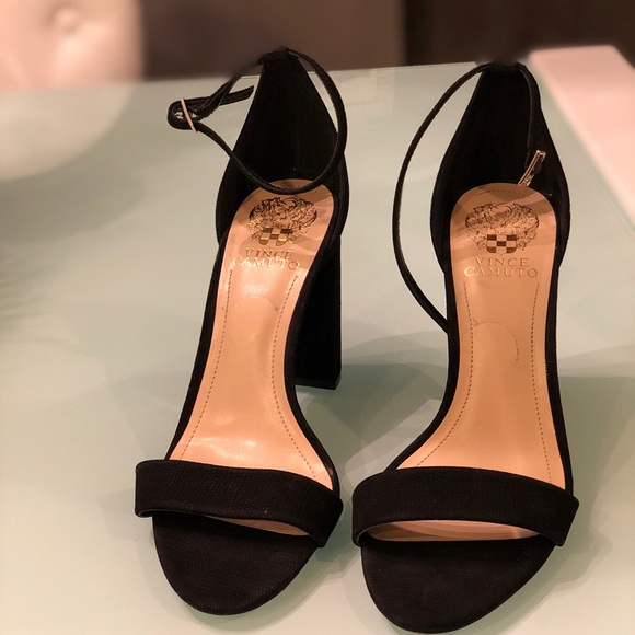 Woman’s Vince Camuto - Picture 2 of 5